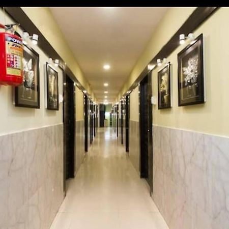 Hotel Swaraj Logde ปันเวล ภายนอก รูปภาพ