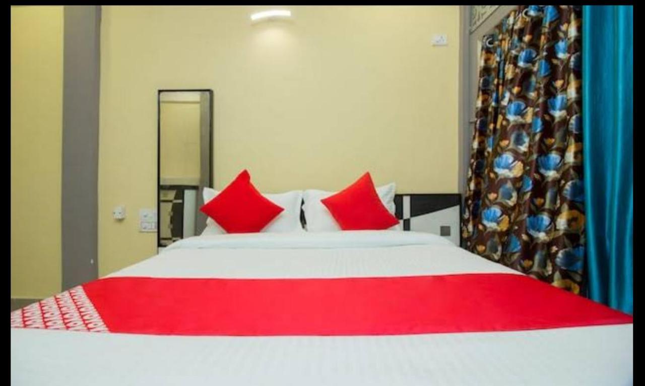 Hotel Swaraj Logde ปันเวล ภายนอก รูปภาพ