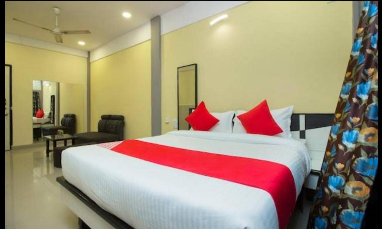 Hotel Swaraj Logde ปันเวล ภายนอก รูปภาพ