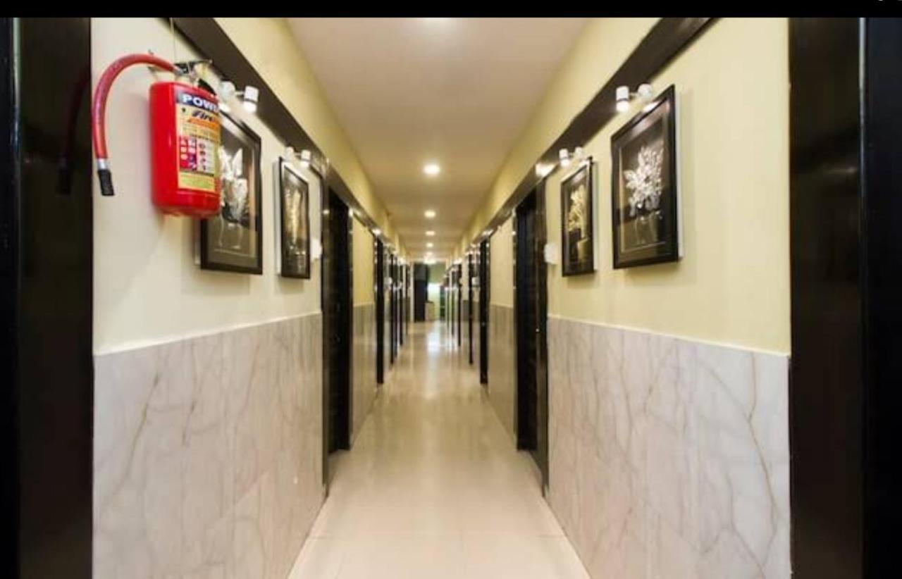 Hotel Swaraj Logde ปันเวล ภายนอก รูปภาพ