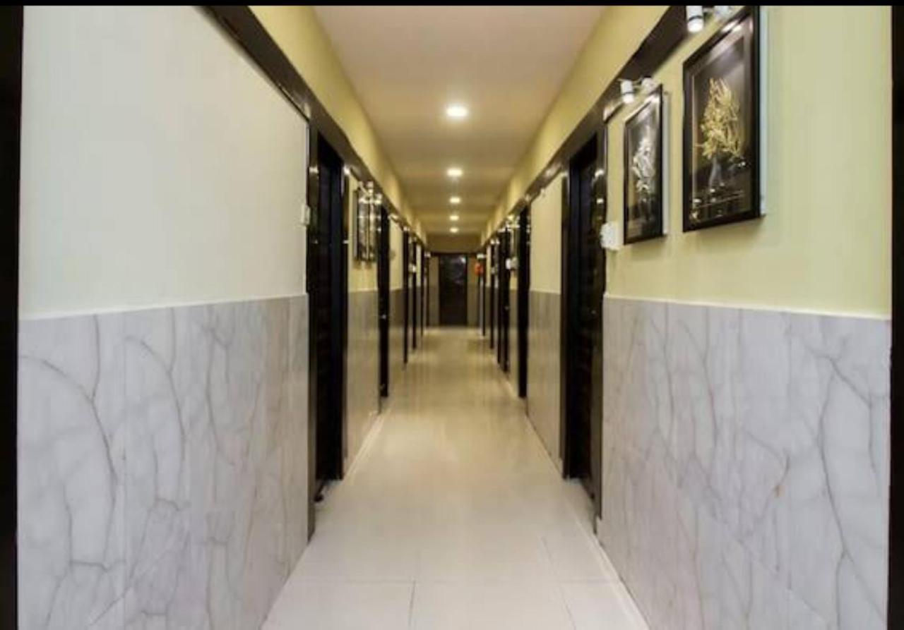 Hotel Swaraj Logde ปันเวล ภายนอก รูปภาพ