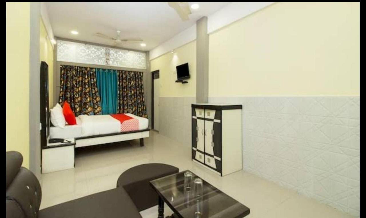 Hotel Swaraj Logde ปันเวล ภายนอก รูปภาพ